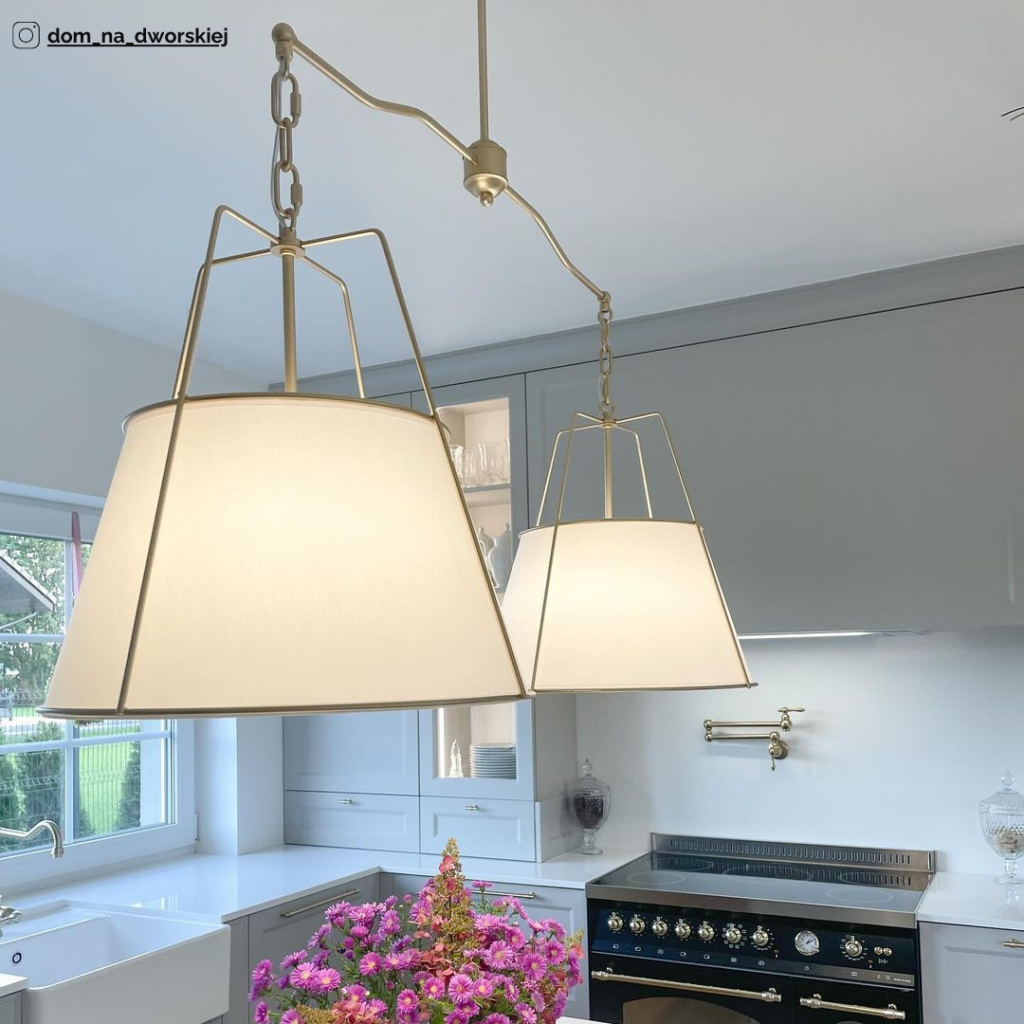 Czarna lampa nad stół do jadalni Deborah Modern Farmhouse